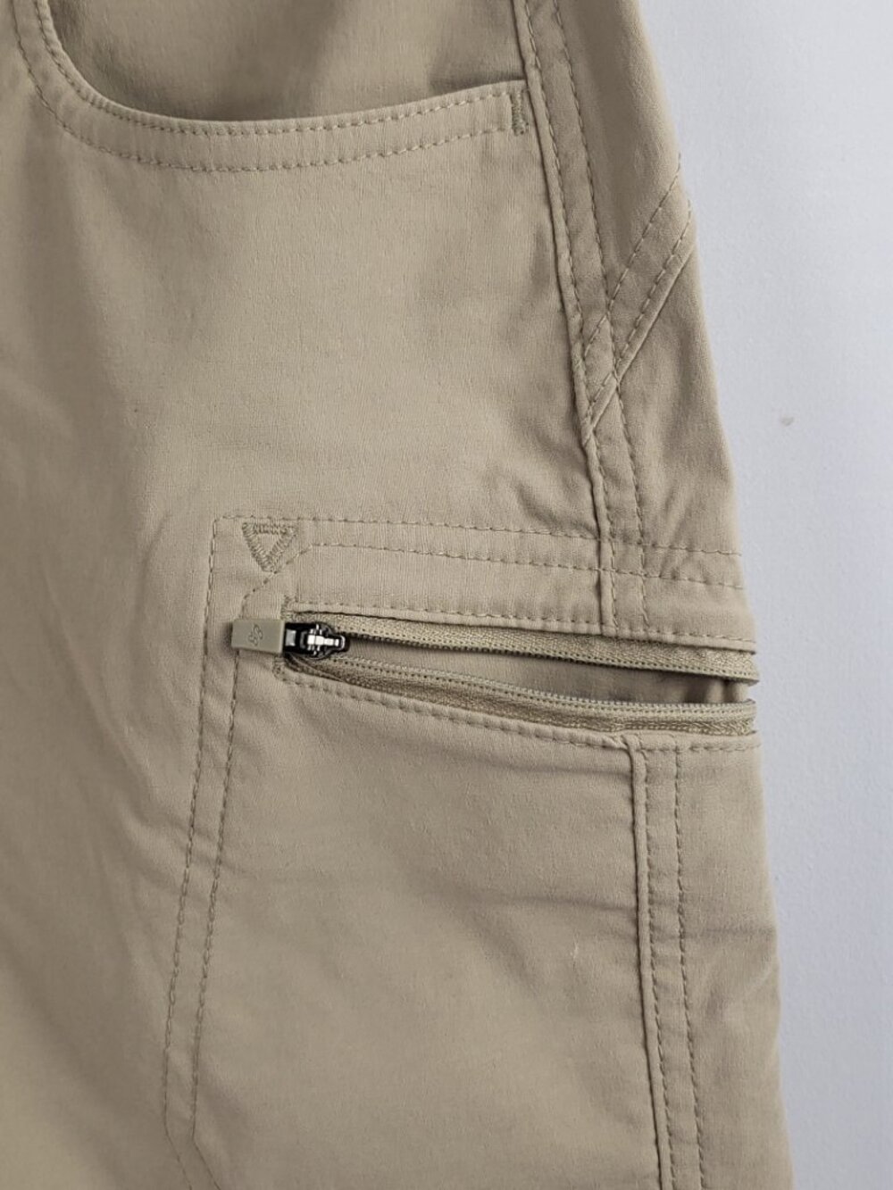 Eddie Bauer 6 Tan Shorts Womens Stretch Zip Pocket - Picture 4 of 12